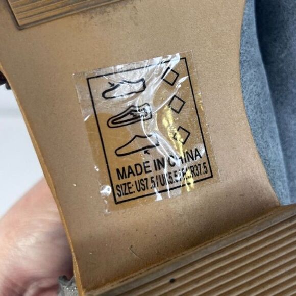 QUPID Gray Scalloped Edge Cut Out Side Slip On Flat Ankle Shoes Size 7.5 - Picture 7 of 9